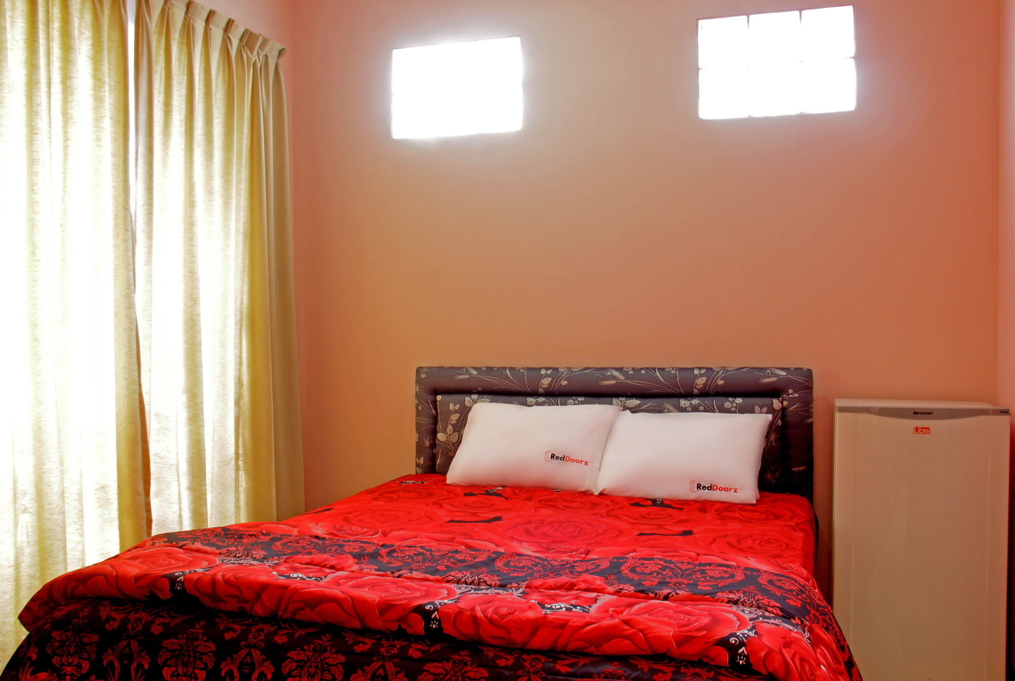 Reddoorz Near Hyperpoint Pasteur Ξενοδοχείο Μπαντούνγκ Εξωτερικό φωτογραφία