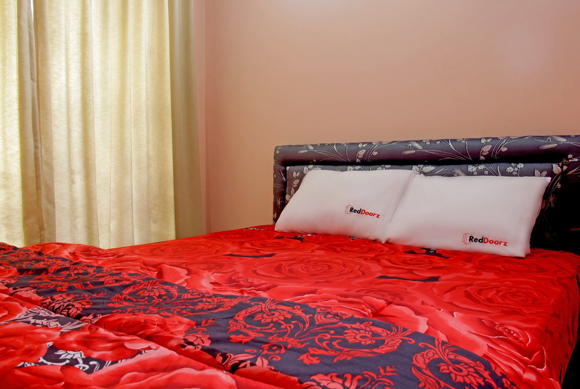 Reddoorz Near Hyperpoint Pasteur Ξενοδοχείο Μπαντούνγκ Εξωτερικό φωτογραφία